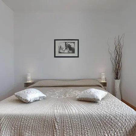 Katarina-2 By Interhome * ラバック